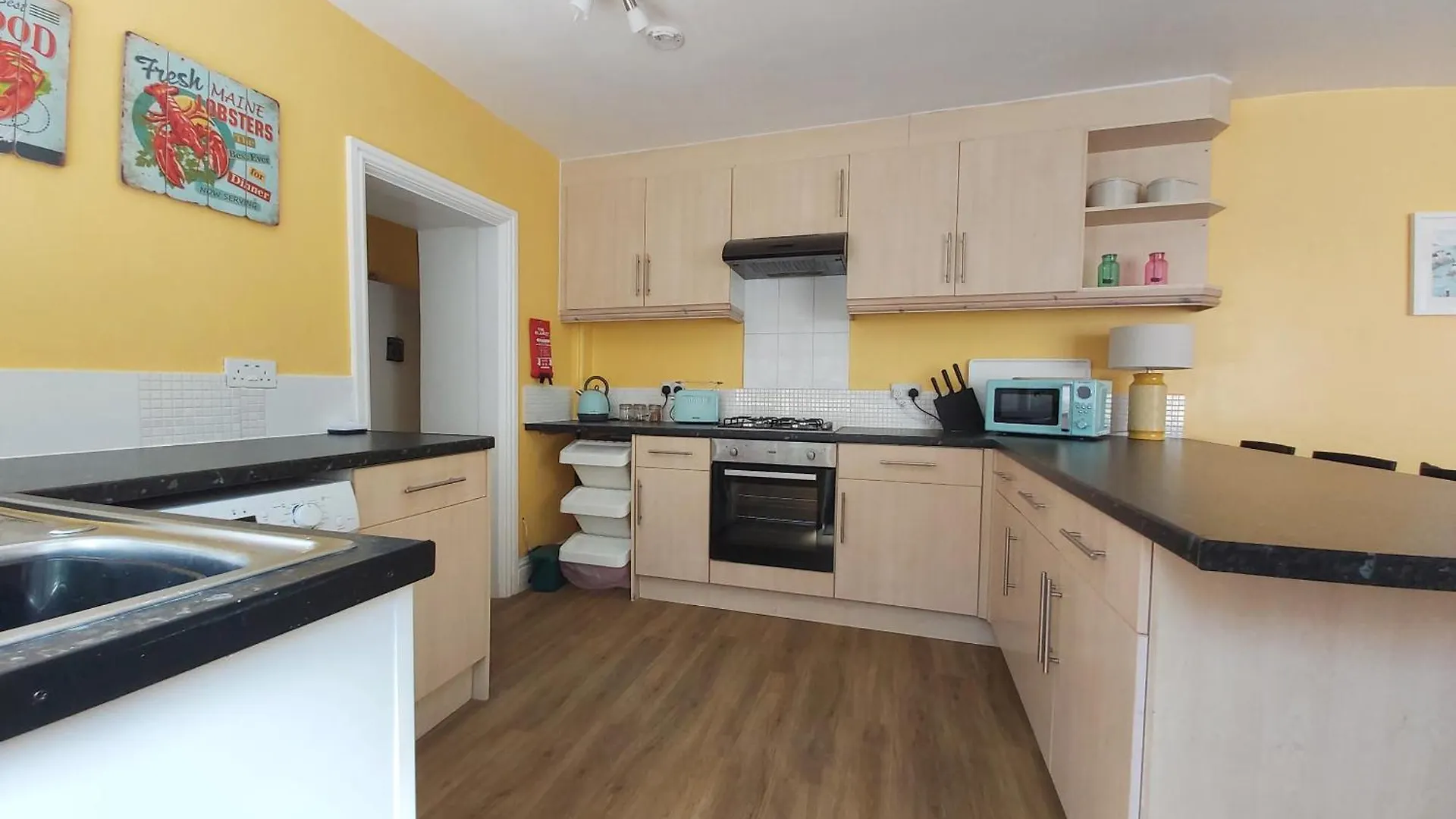Beautiful Two Bedroom Ground Floor Apartment Swansea
