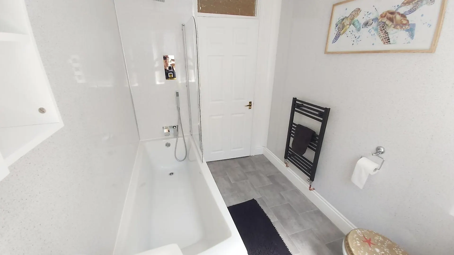 Beautiful Two Bedroom Ground Floor Apartment Swansea