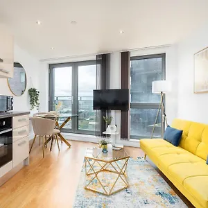 Exclusive - Centre - Free Parking -wifi Netflix- Juliet Balcony , Leeds (West Yorkshire) United Kingdom